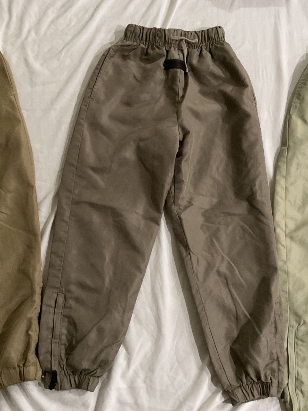 Kids Fear of God Essentials Jogger Size 6/7